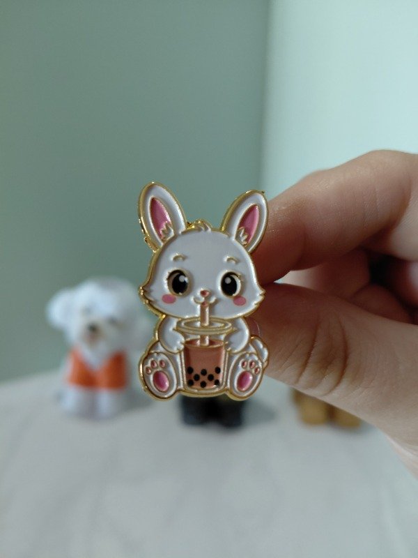 Producto - Pin metalizado - Conejo cafecito #3268