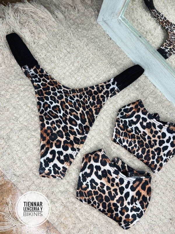 Producto - LESS V PRINT x1