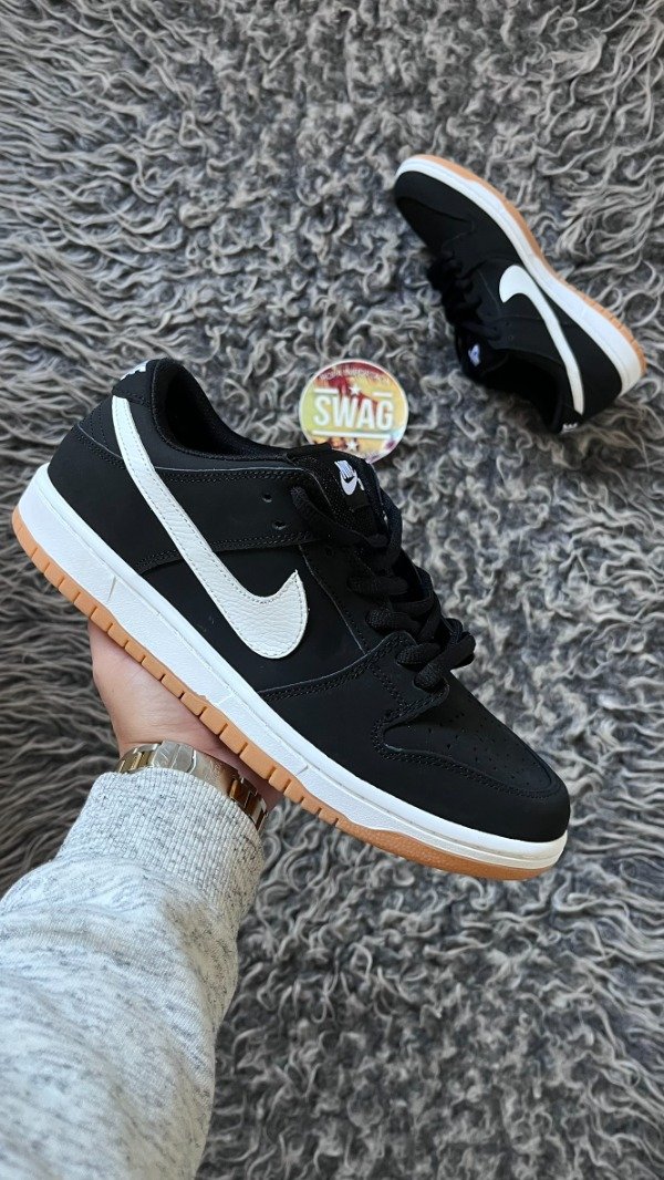 Producto - DUNK SB LOW BLACK GUM