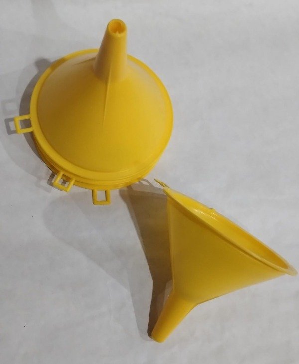 Producto - EMBUDO PLASTICO 13 CM