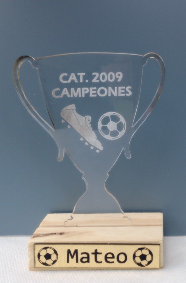Producto - 100 Trofeos 13,5cm