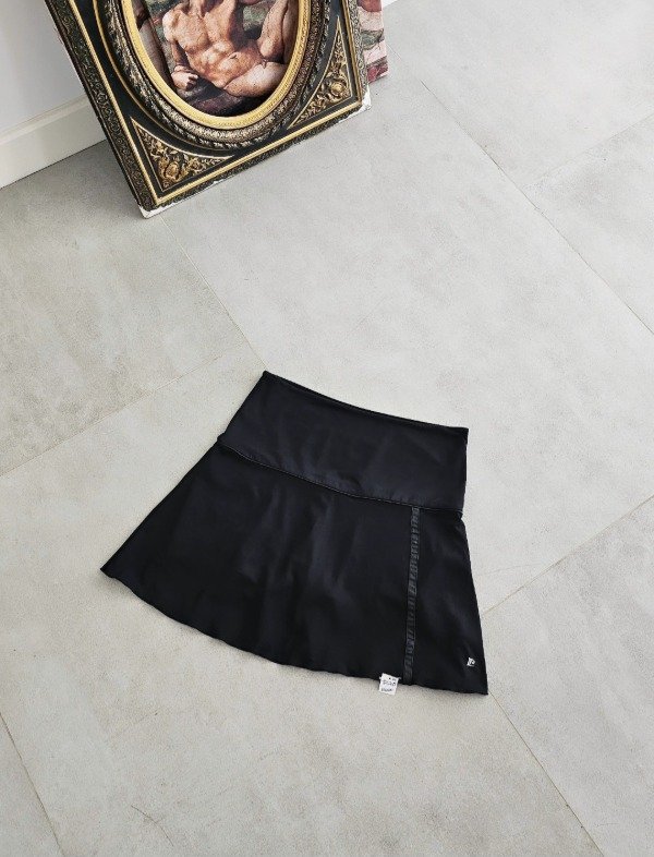 Producto - Pollera negra M deportiva