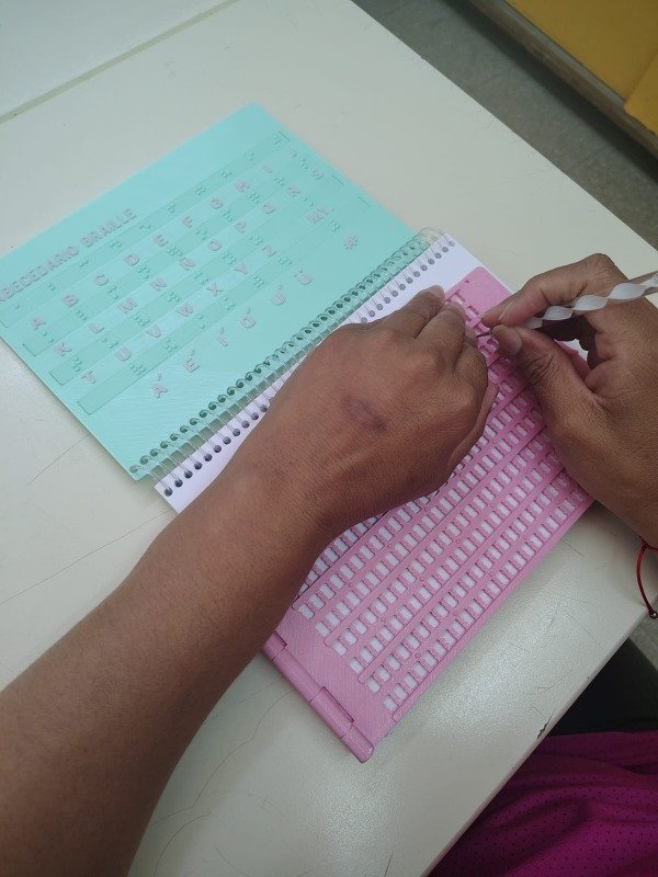 Producto - Pizarra Braille con Punzón