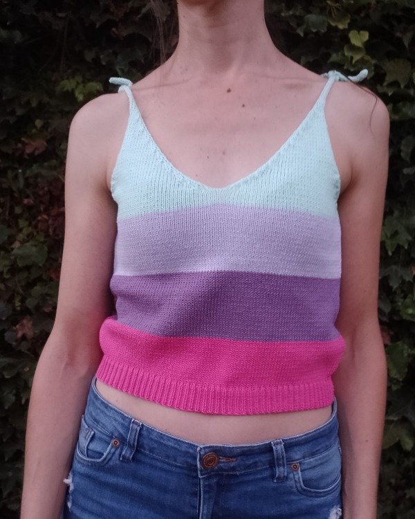 Producto - Musculosa Crop Romántica (Talle S)