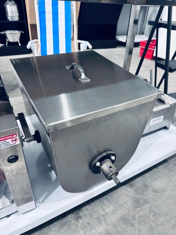 Producto - Mezcladora de carne de 36 litros Fineschi