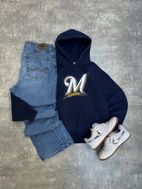 Producto - Outfit Hoodie MLB x Milwaukee Brewers + Jean Wrangler