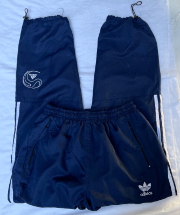 Pantalón rompeviento Adidas azul talle M — imagen 2