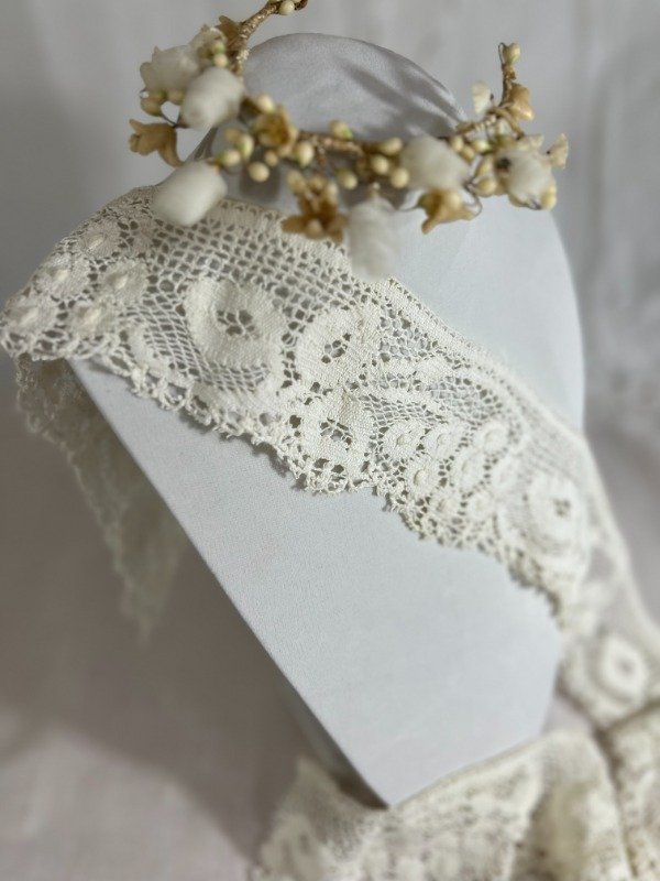 Producto - Ancha puntilla al crochet con flores en relieve
