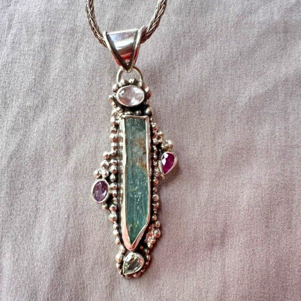 Producto - DIJE AGUAMARINA EN BRUTO