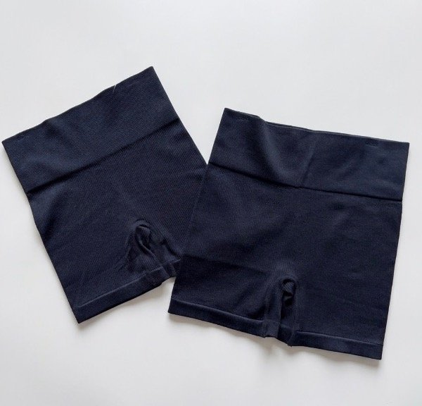 Short seamless negro acanalado
