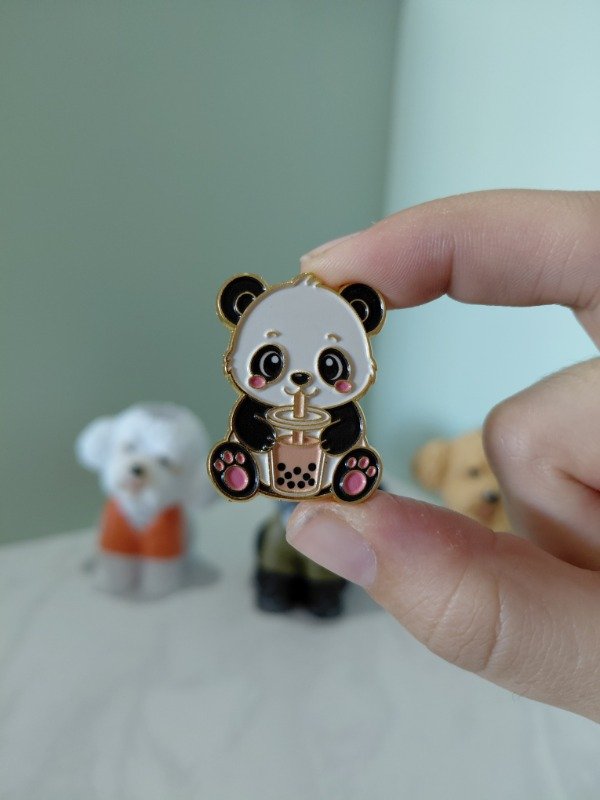 Producto - Pin metalizado - Panda cafecito #3266