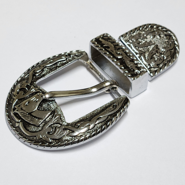 Producto - Hebilla gauchesca caballo con pasador y puntera cromo.