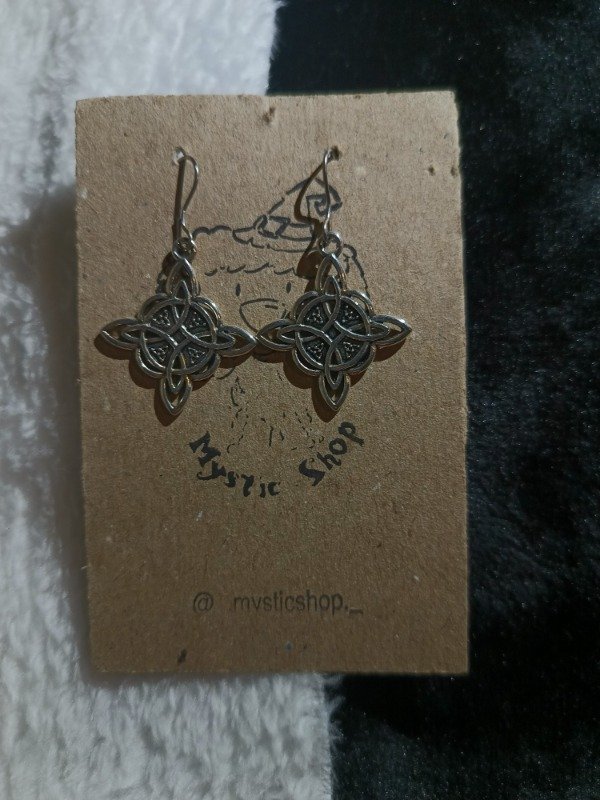 Producto - Aros Nudo de bruja Mediano