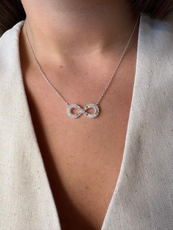 Producto - Collar infinito cristal - Acero blanco