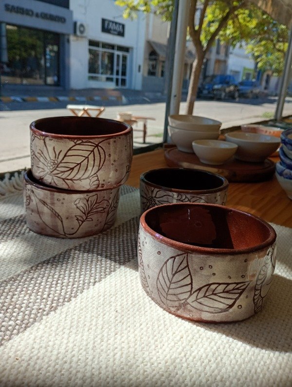 Producto - Cuencos marrones floreados