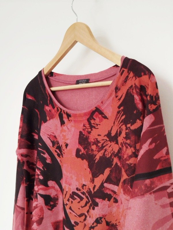 Producto - Buzo Olivia -sandia con estampa abstracta-