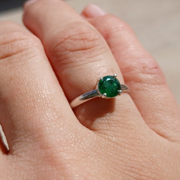 Producto - Anillo Plata 925 con esmeralda redonda - Talle 13