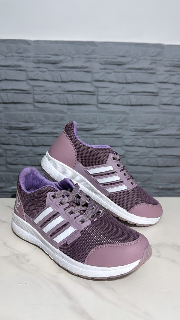 Producto - Zapatilla Adidas morada T35 - OUTLET