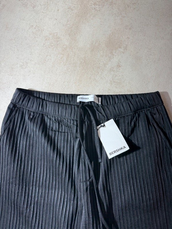 Producto - Short Old money Bershka T.L y XL (Nuevo con etiqueta) - 2