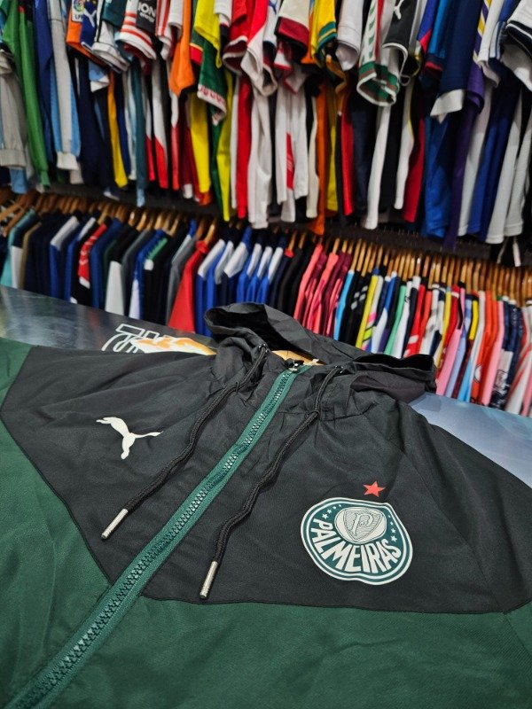 Producto - Campera rompeviento palmeiras