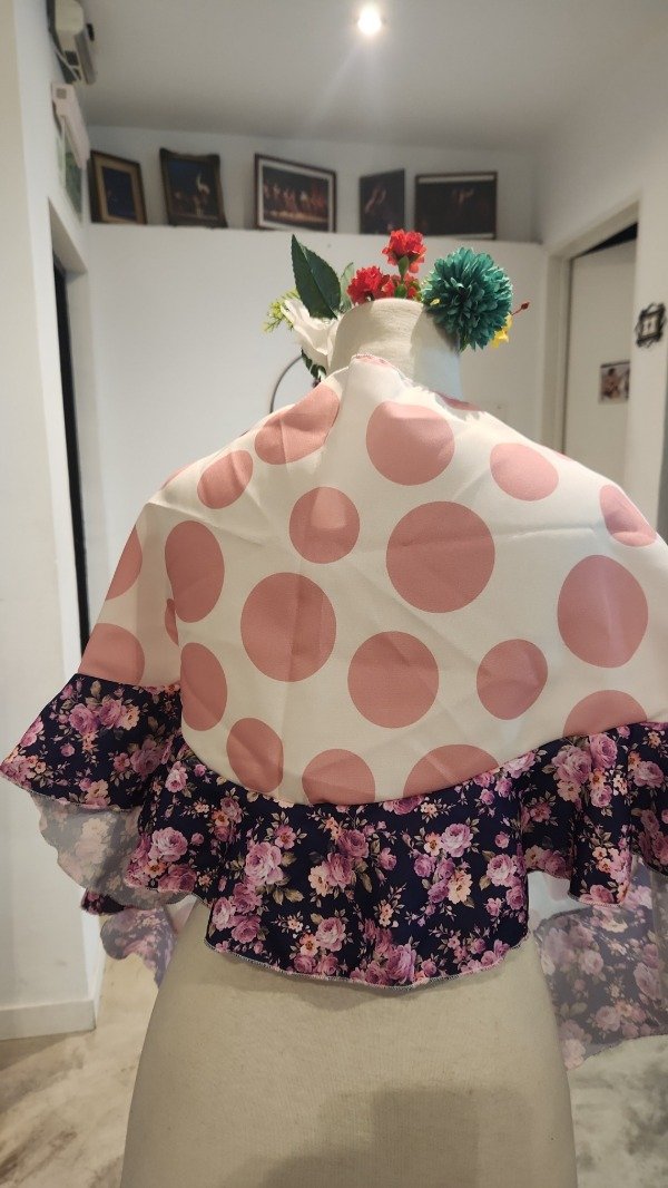 Producto - MANTONCILLO BLANCO LUNAR ROSA