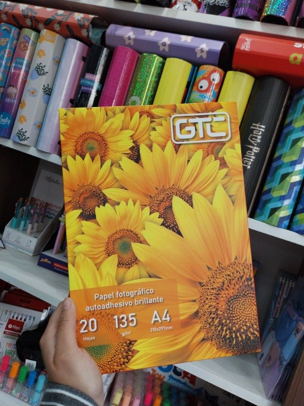 Producto - Papel Fotográfico Autohadesivo GTC A4 x 20