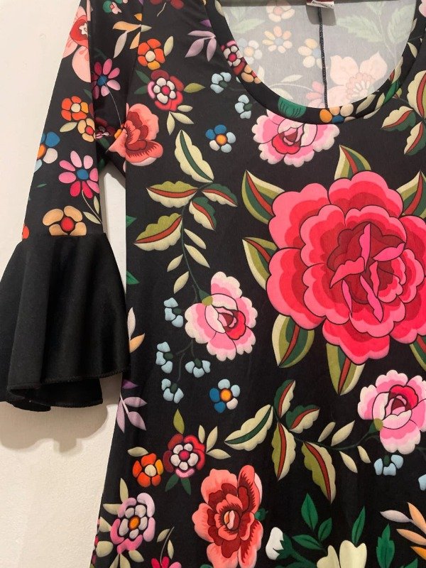 Producto - Vestido sobre falda fucsia