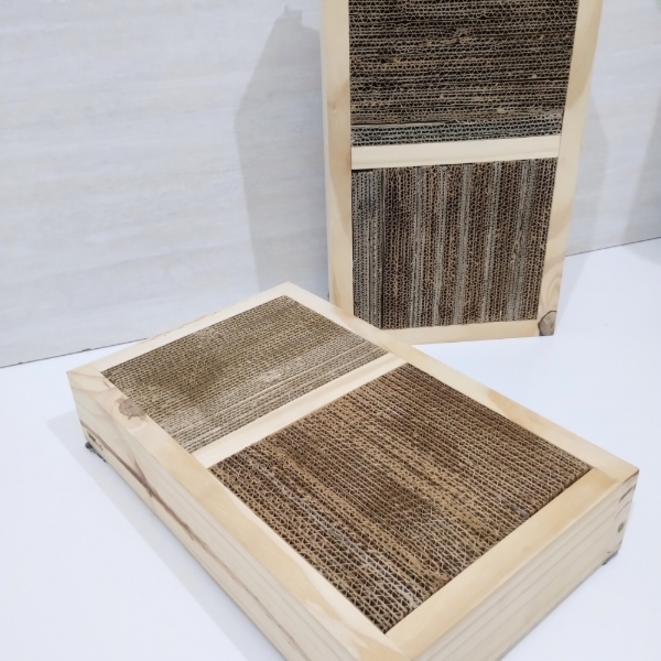 Producto - Rascador con cartón - Recargable