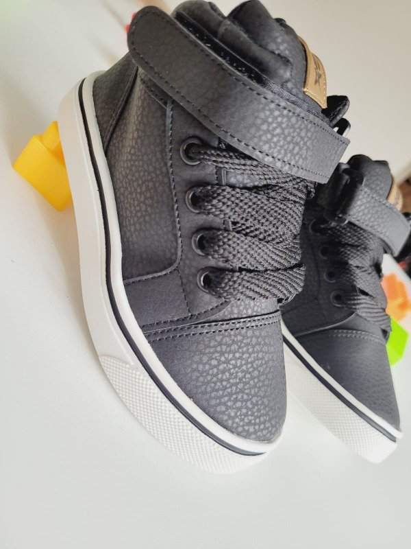 Producto - Zapatilla Botita de Cuerina
