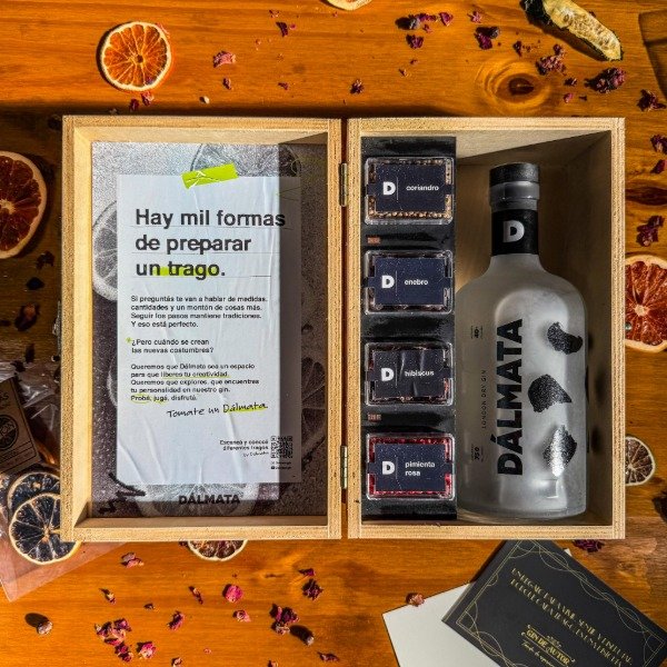 Producto - Dálmata en caja