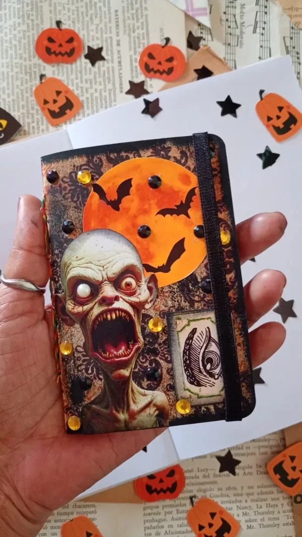 Producto - Mini libreta hojas negras El susto en el espejo