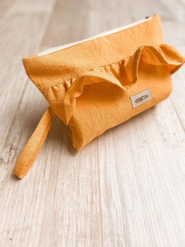 Producto - Necesser Creta con volados mostaza