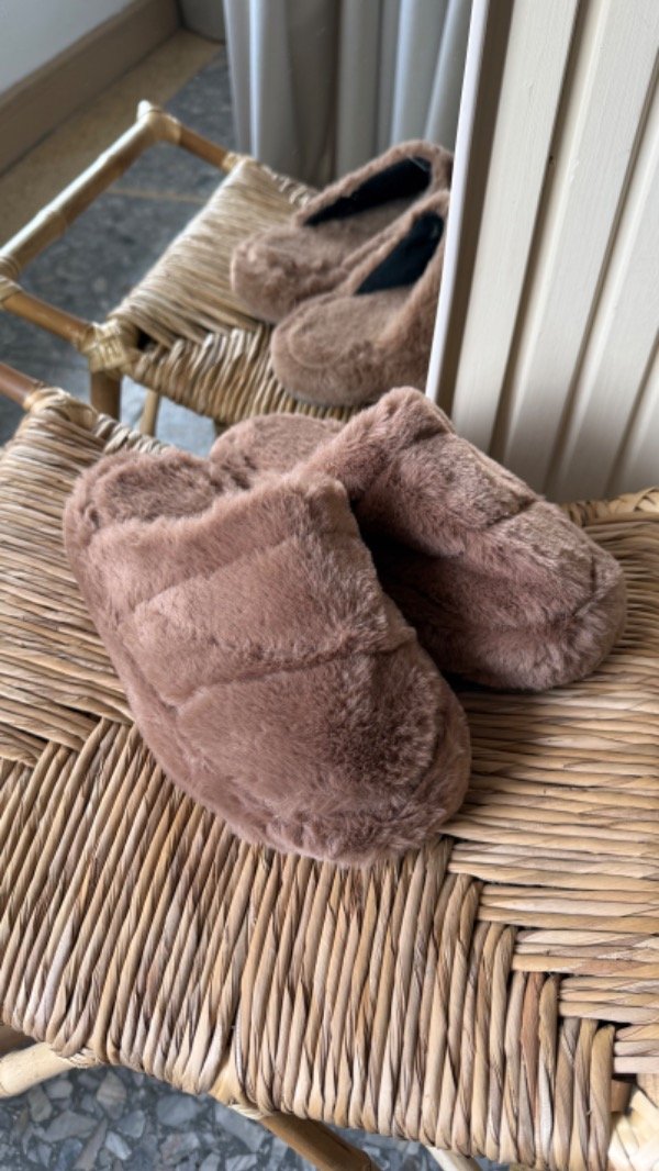 Producto - PANTUFLAS CHOCO