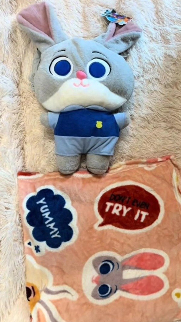 Producto - Peluche con manta coneja