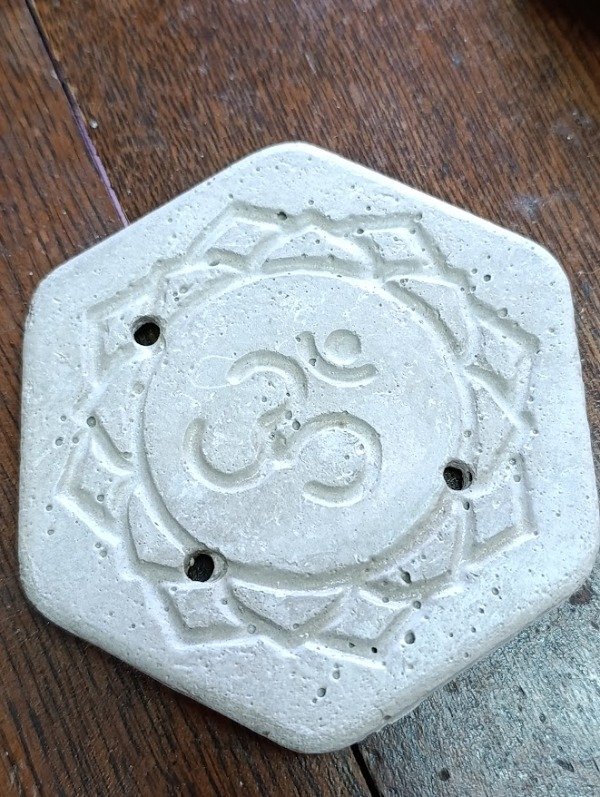 Producto - Porta sahumerio OM 3 orificios