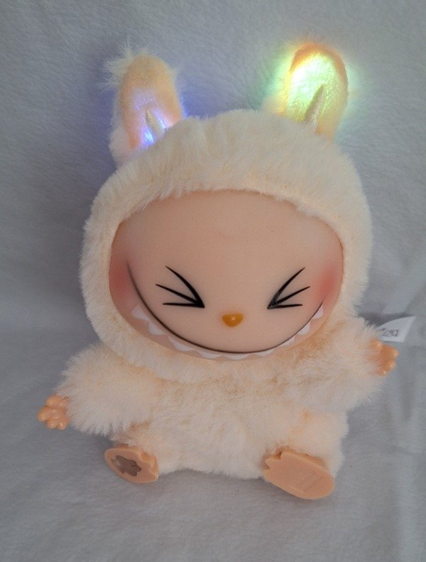 Producto - Labubu con luz y sonido