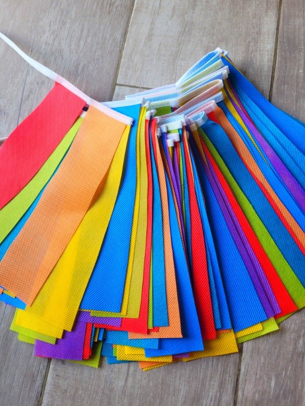 Producto - Banderines de Tiras Modelo Multicolor Arcoiris x30mts