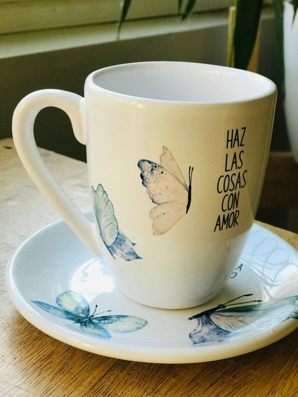Producto - TAZA BLANCA CON PLATITO MARIPOSAS