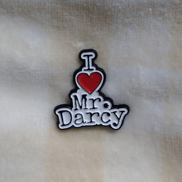 Producto - Pin Darcy.