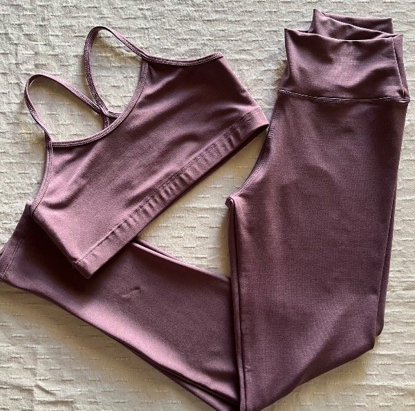 Producto - Conjunto calza larga y top lycra LILA malva
