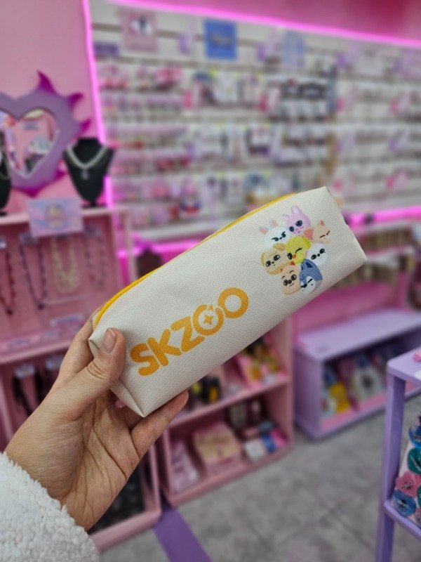 Producto - Cartuchera Straykids SKZOO (Marca Fekso Store)
