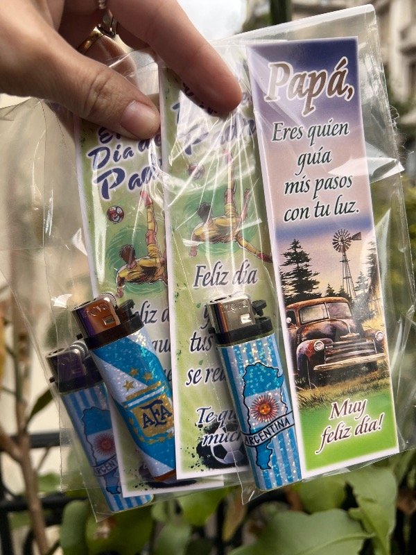 Producto - 12 encendedores argentina con tarjeta