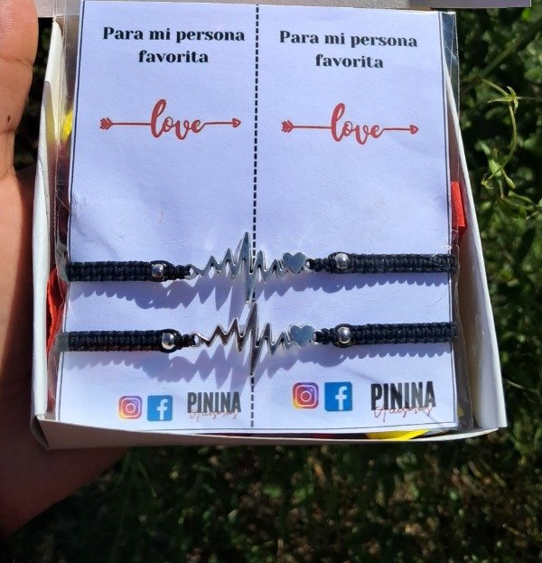 Producto - Pulseras love