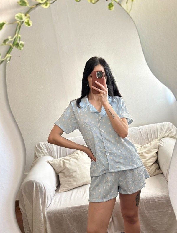Producto - PIJAMA HAWAI CAMISERO CORTO CON LUNARES CELESTE