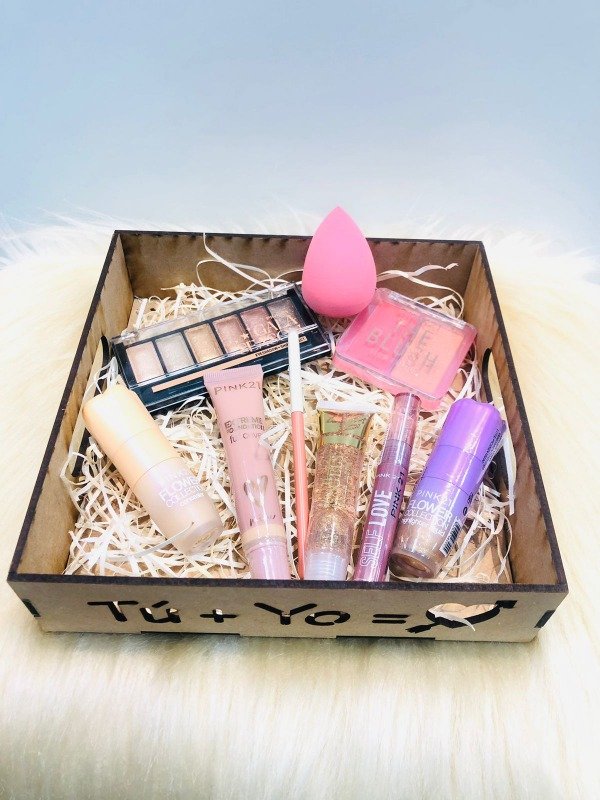 Producto - CAJA REGALO MAKEUP 2