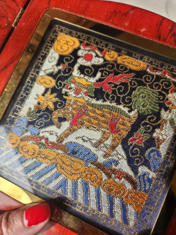 Producto - Panel Decorativo con Bordado de Seda