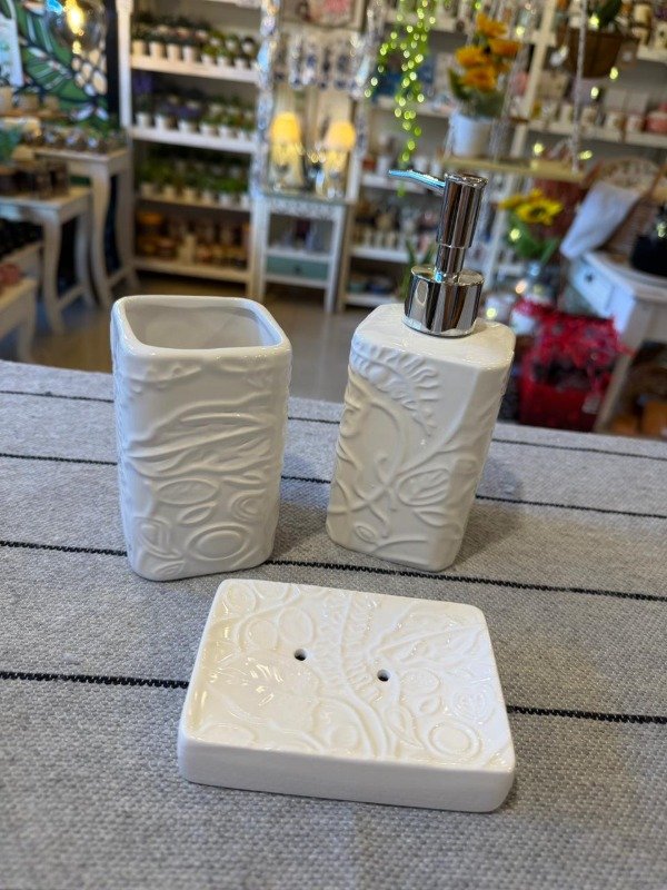 Producto - Set de baño blanco 3 piezas - (Efectivo: 26.000)