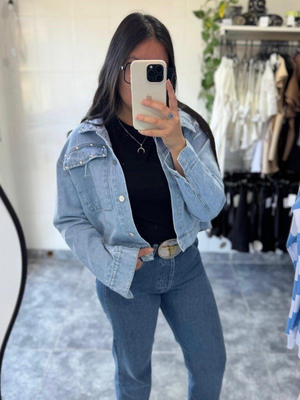 Producto - Campera jean crop tachas