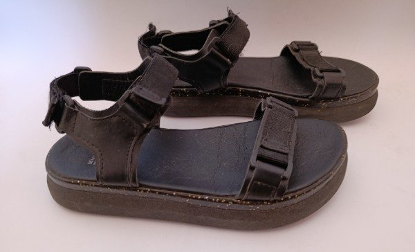 Producto - SANDALIAS DE GOMA MARCA MIMO TALLE 35