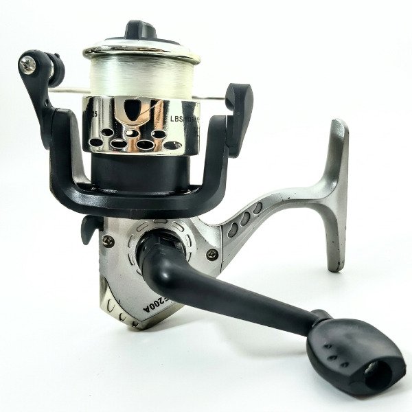 Producto - Reel Frontal Xfish Baby SE 200A 3 Rulemanes 4.5k Freno Color Gris y Negro - 4